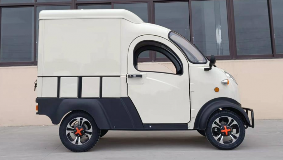 Квадрицикл грузовой GreenCamel Тендер X1200 Квадро (72V 2500W) кабина, BOX, понижающая
